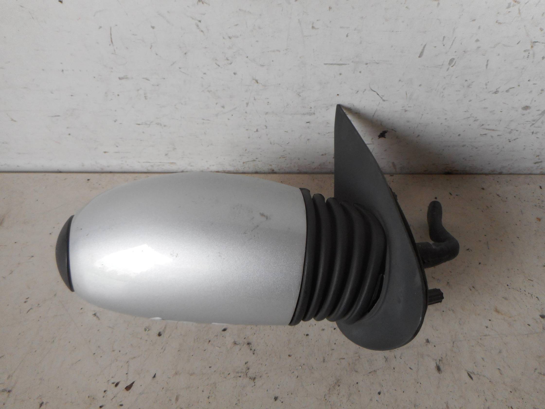 Retrovisore est. dx.